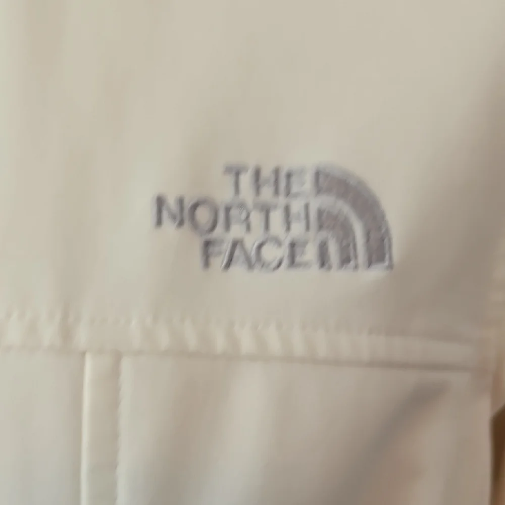 The North Face Women's Cream Zipper Medium Jacket - Picture 6 of 16